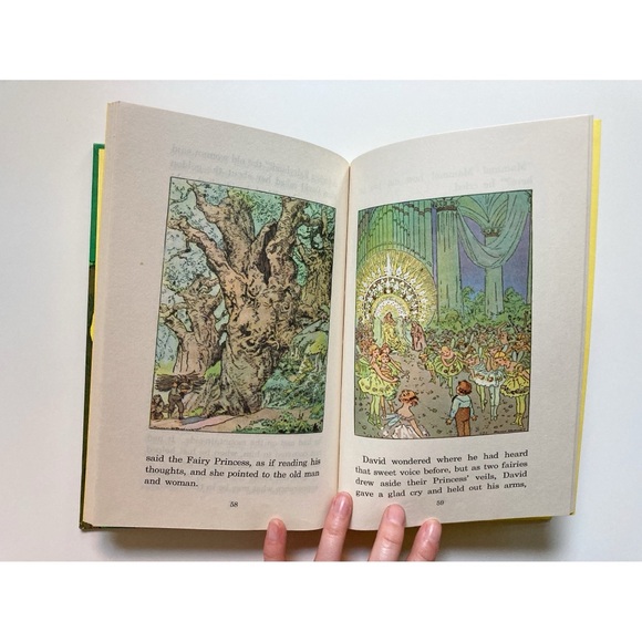 Raggedy Ann and Andy Vintage Cookie Cutters and Book Bundle 1970s Grandma Gift - Picture 3 of 9